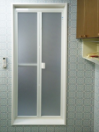 変形の浴室スペースも施工技術でシステムバスに 変形の浴室スペースも施工技術でシステムバスに